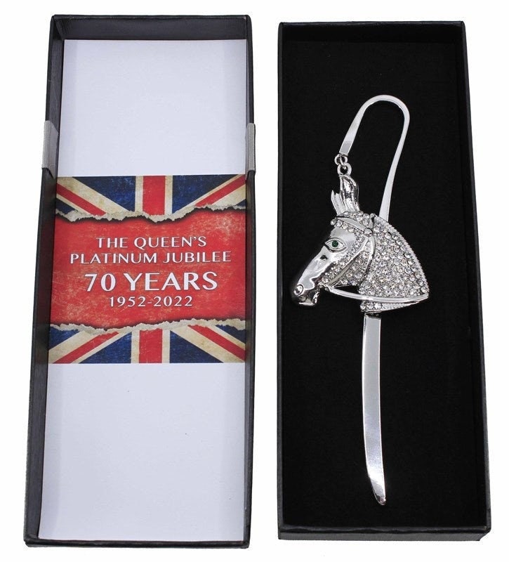 Queens Jubilee 2022 Brooch Platinum Jubilee Bookmark Gift Souvenir Queens Crown Brooch Boxed Gift Set Part Gifts UK Seller